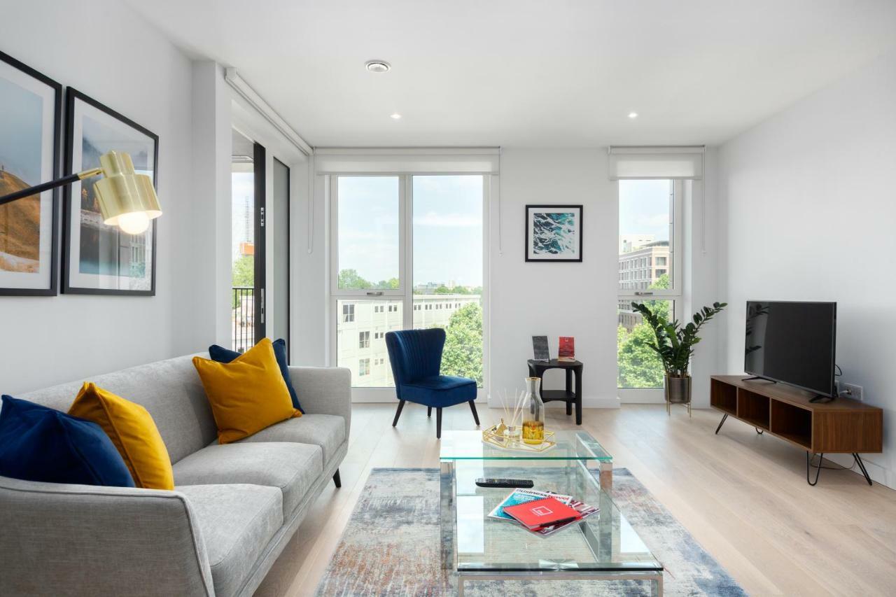 Two Bedroom Serviced Apartment With Balcony In Weymouth Building, Deacon Street ลอนดอน ภายนอก รูปภาพ