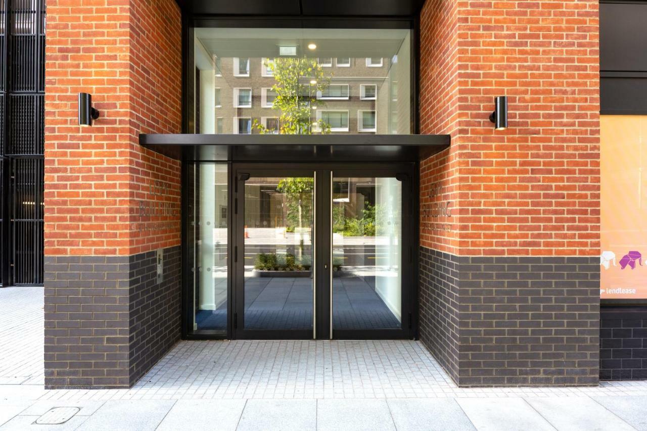 Two Bedroom Serviced Apartment With Balcony In Weymouth Building, Deacon Street ลอนดอน ภายนอก รูปภาพ