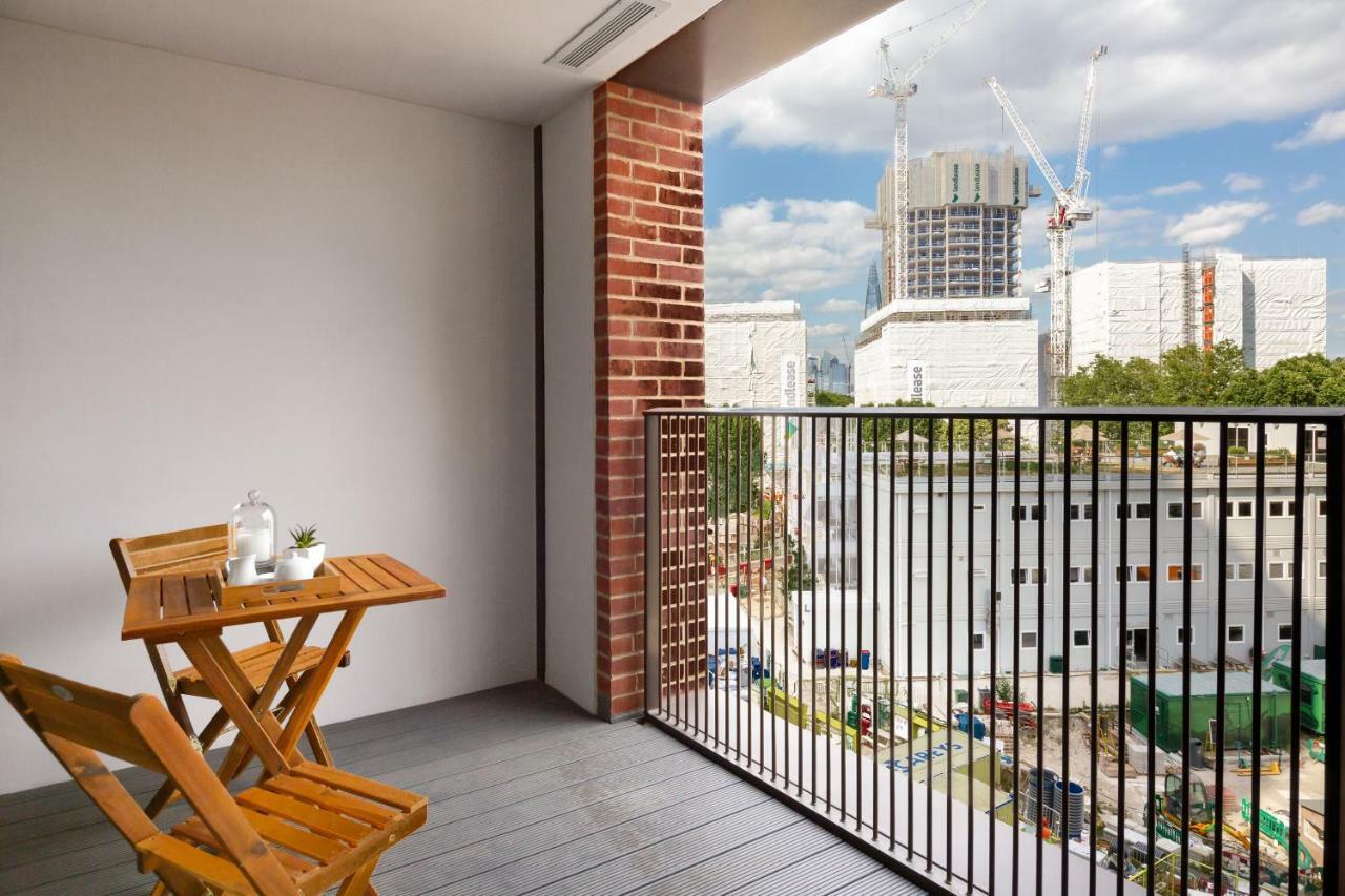 Two Bedroom Serviced Apartment With Balcony In Weymouth Building, Deacon Street ลอนดอน ภายนอก รูปภาพ