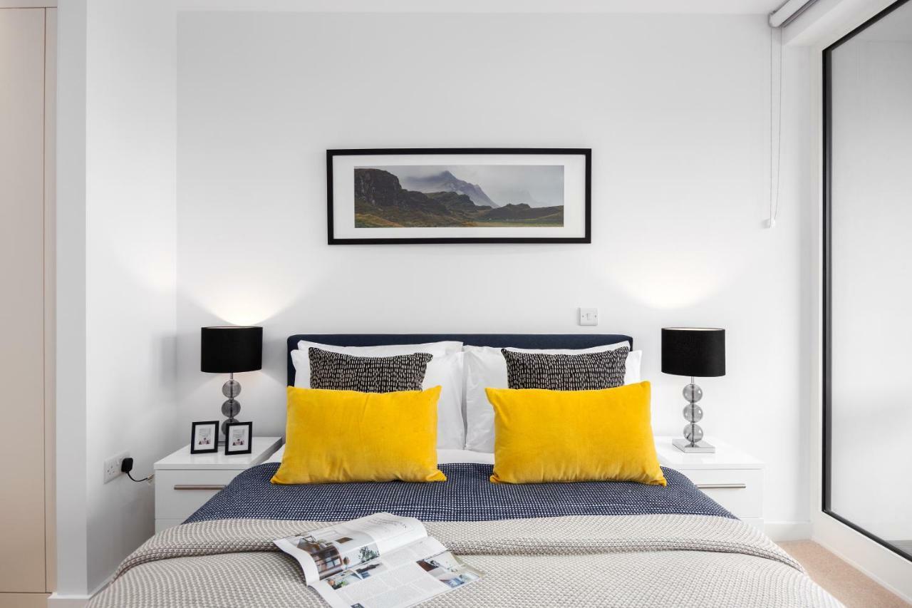 Two Bedroom Serviced Apartment With Balcony In Weymouth Building, Deacon Street ลอนดอน ภายนอก รูปภาพ