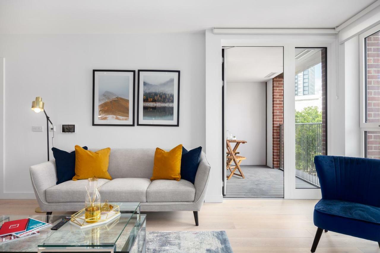 Two Bedroom Serviced Apartment With Balcony In Weymouth Building, Deacon Street ลอนดอน ภายนอก รูปภาพ