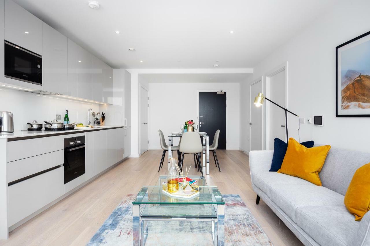 Two Bedroom Serviced Apartment With Balcony In Weymouth Building, Deacon Street ลอนดอน ภายนอก รูปภาพ